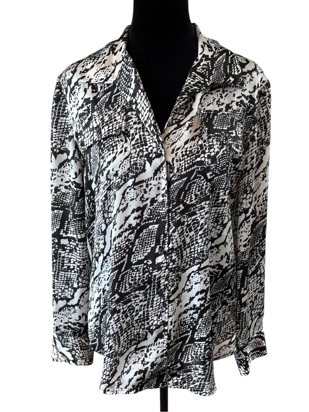 Jones New York Black and White Snake Print Top